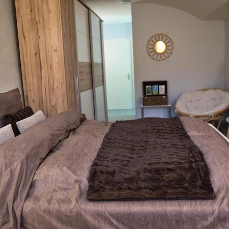 Chill Home : Appartement Cocooning Avec Jacuzzi Grandson 外观 照片