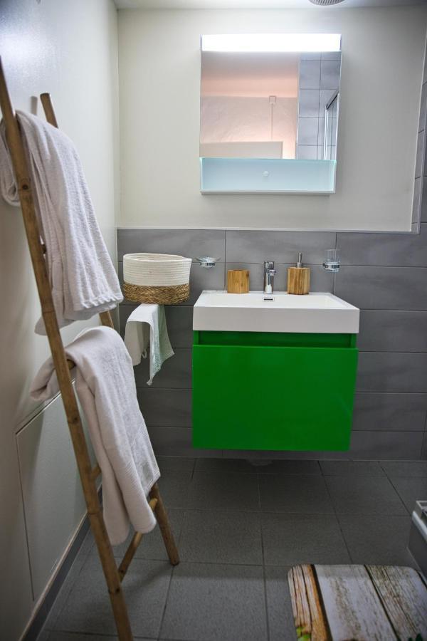 Chill Home : Appartement Cocooning Avec Jacuzzi Grandson 外观 照片